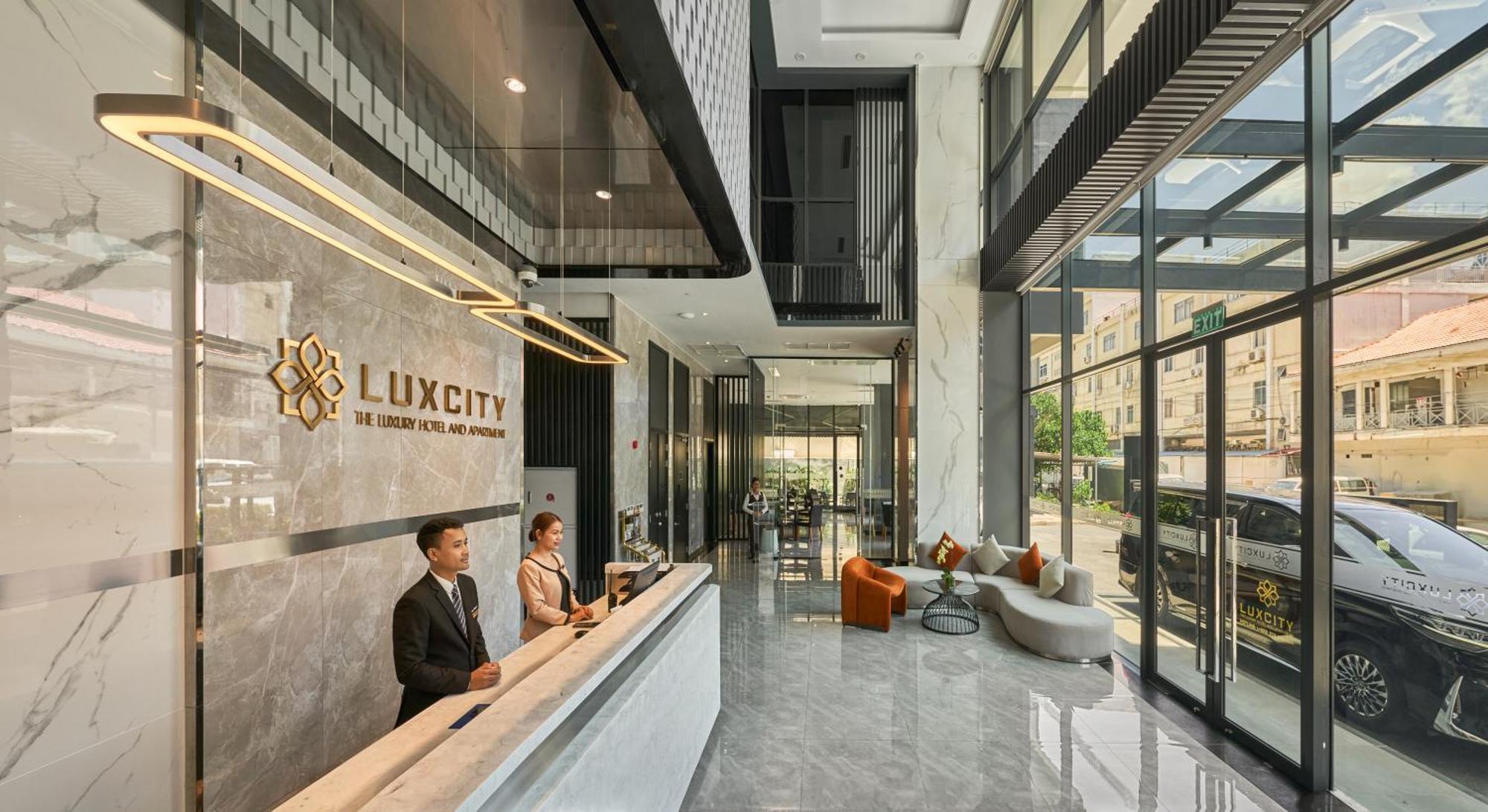 Luxcity Hotel & Apartment Phnom Penh Exteriör bild