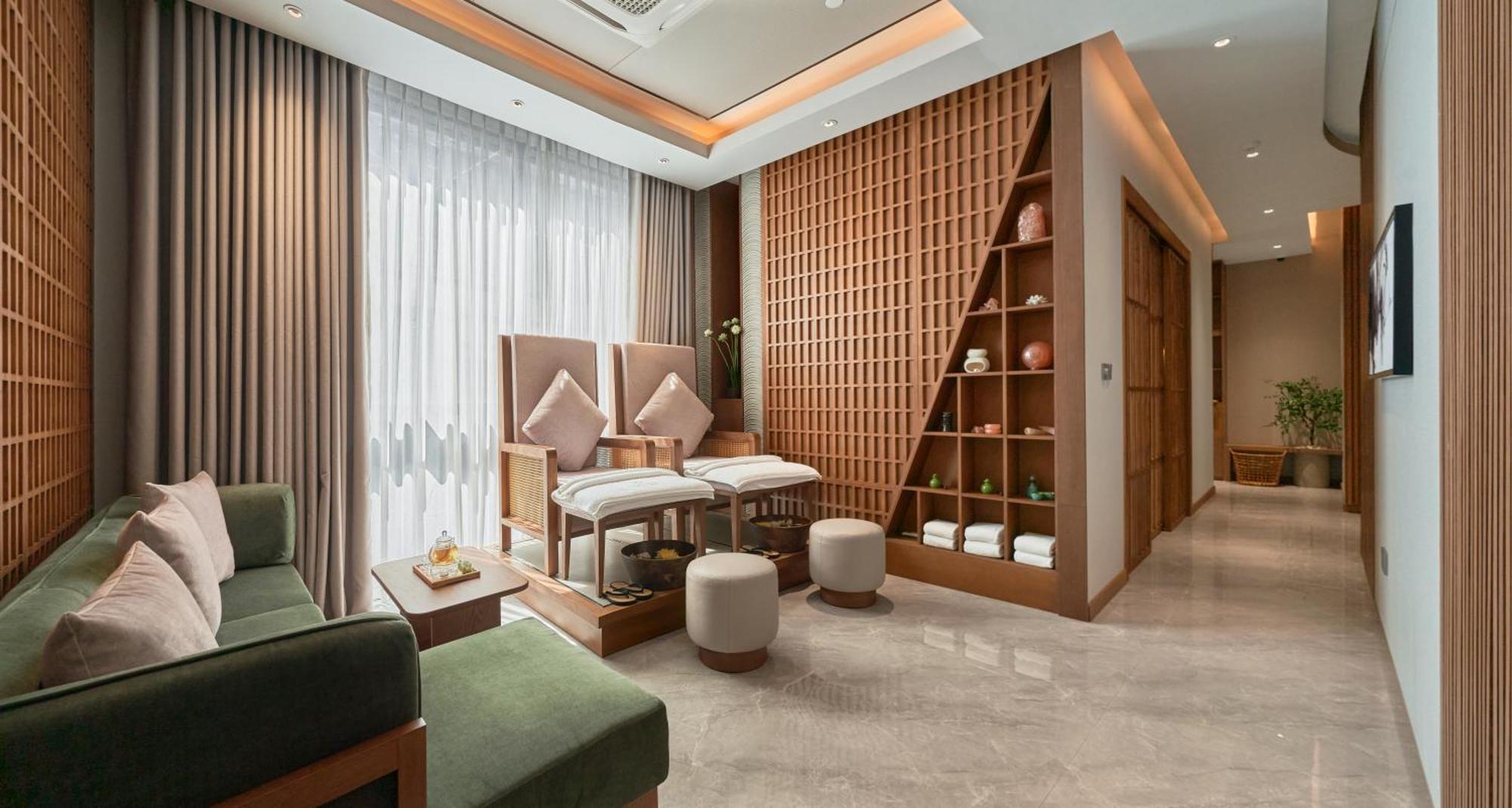 Luxcity Hotel & Apartment Phnom Penh Exteriör bild