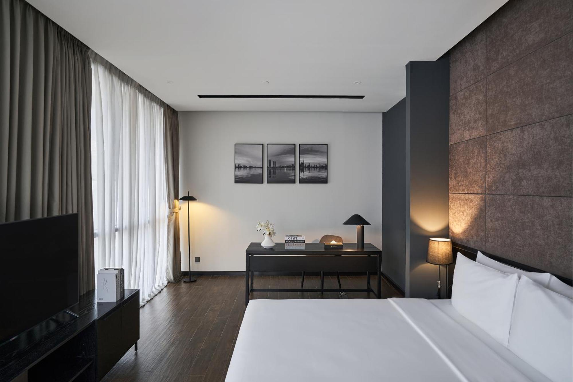 Luxcity Hotel & Apartment Phnom Penh Exteriör bild