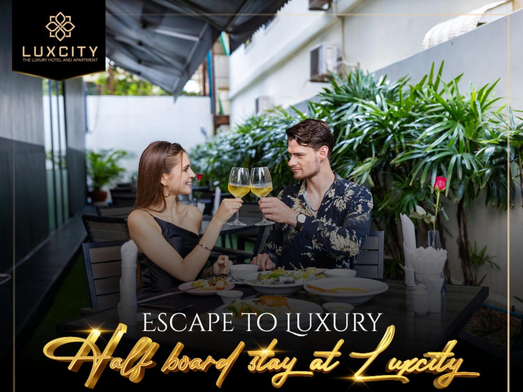 Luxcity Hotel & Apartment Phnom Penh Exteriör bild