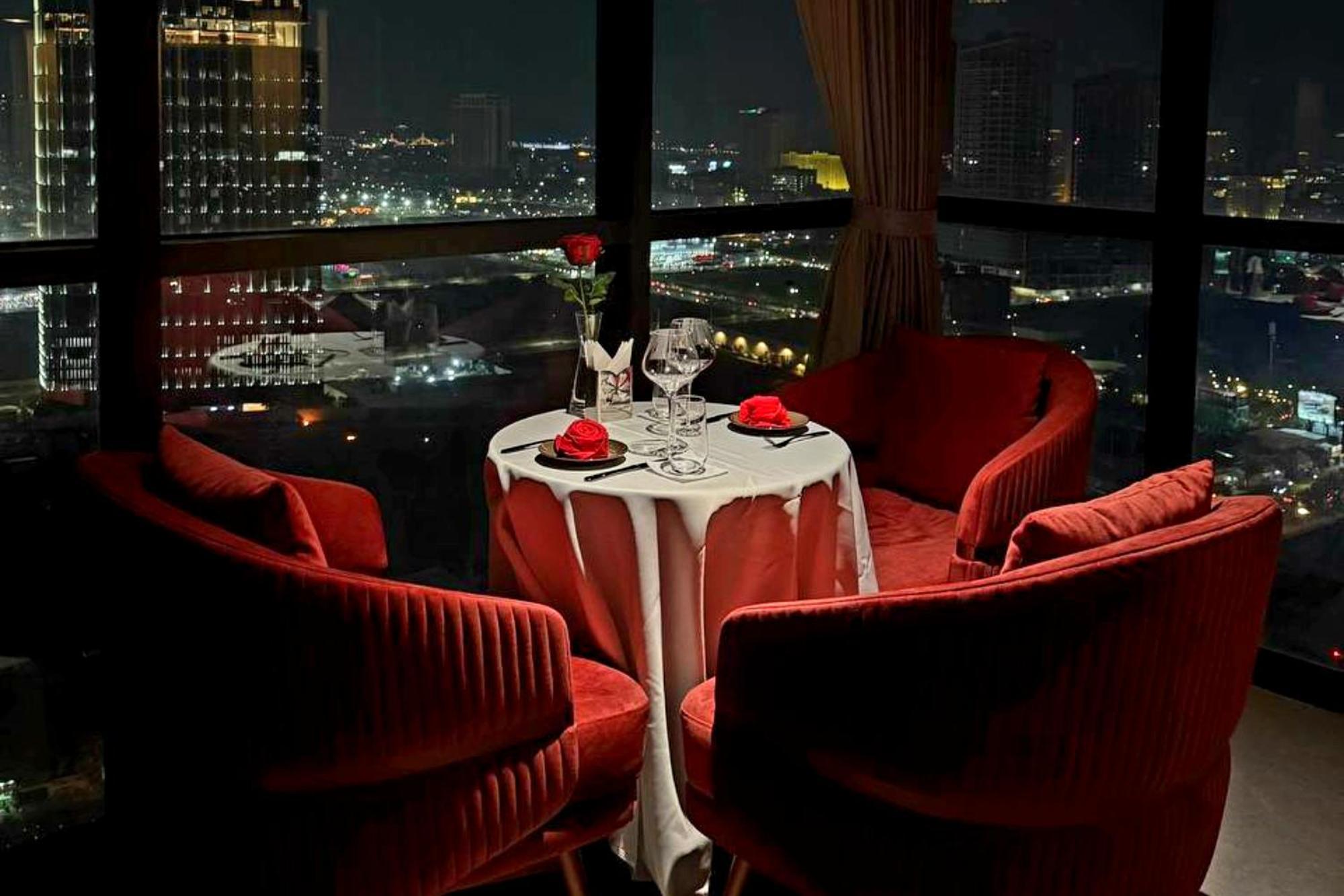 Luxcity Hotel & Apartment Phnom Penh Exteriör bild